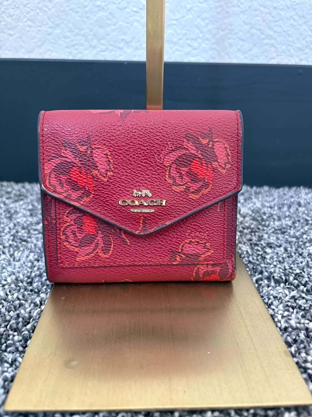 COACH Red Floral Compact Envelope Wallet - Picture 4 of 13